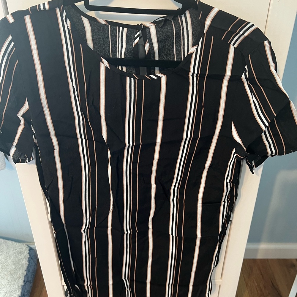 Dynamite Black and White Fitted Ribbed Blouse